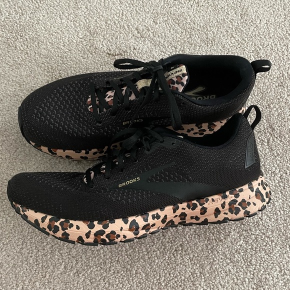 brooks revel 4 leopard
